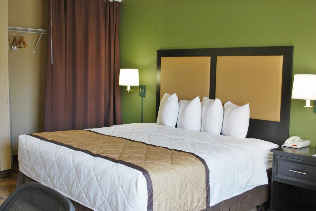 Extended Stay America Select Suites - Chicago - Westmont - Oak Brook Exterior photo